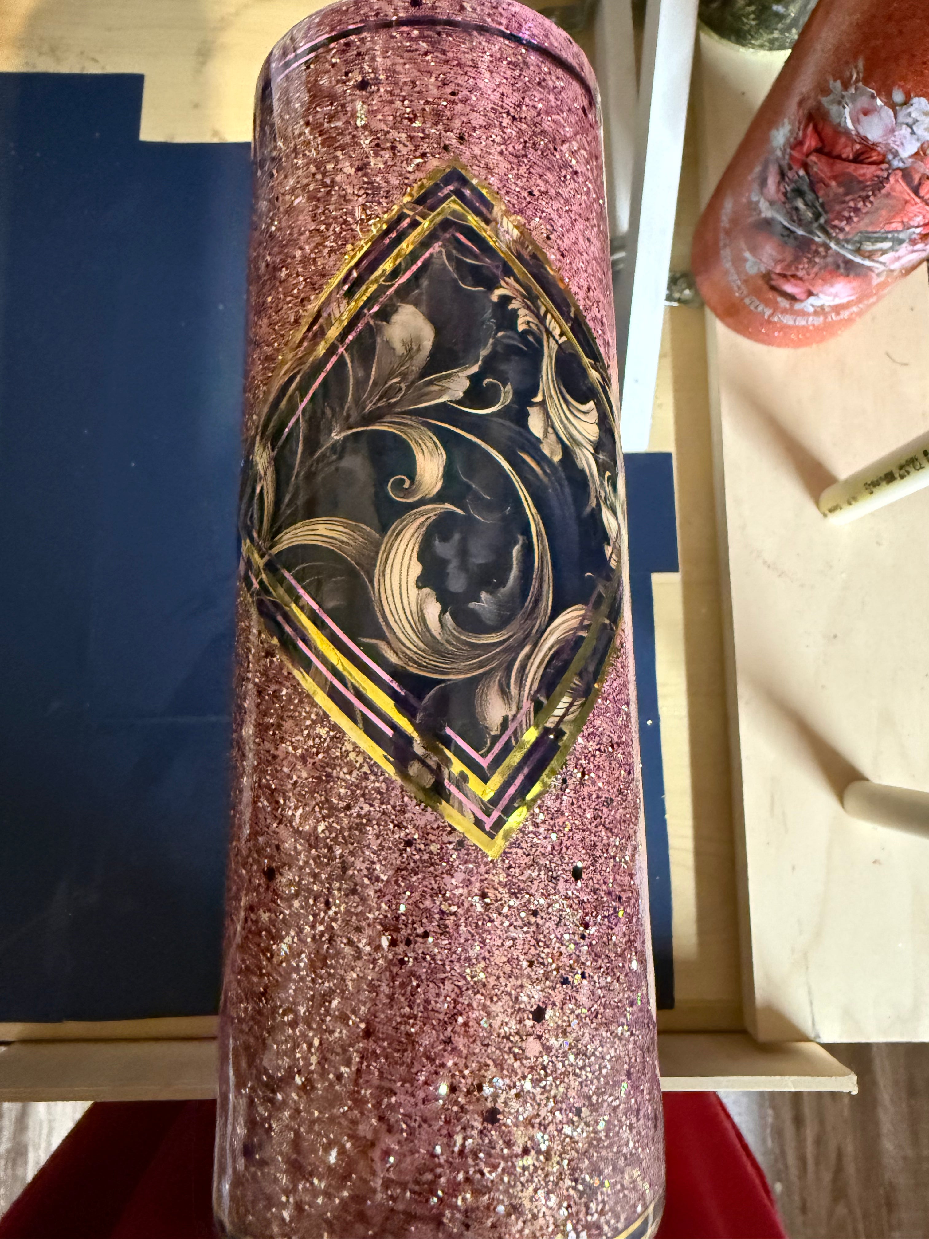 25. 20ozSkull with hummingbird and pink glitter Tumbler