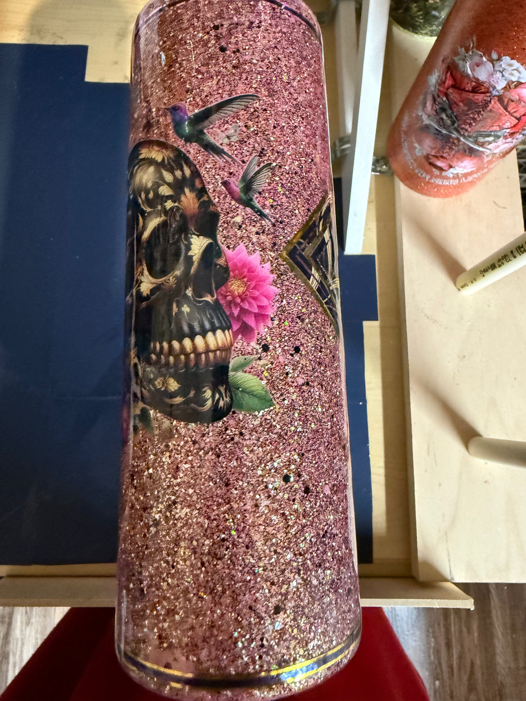 25. 20ozSkull with hummingbird and pink glitter Tumbler