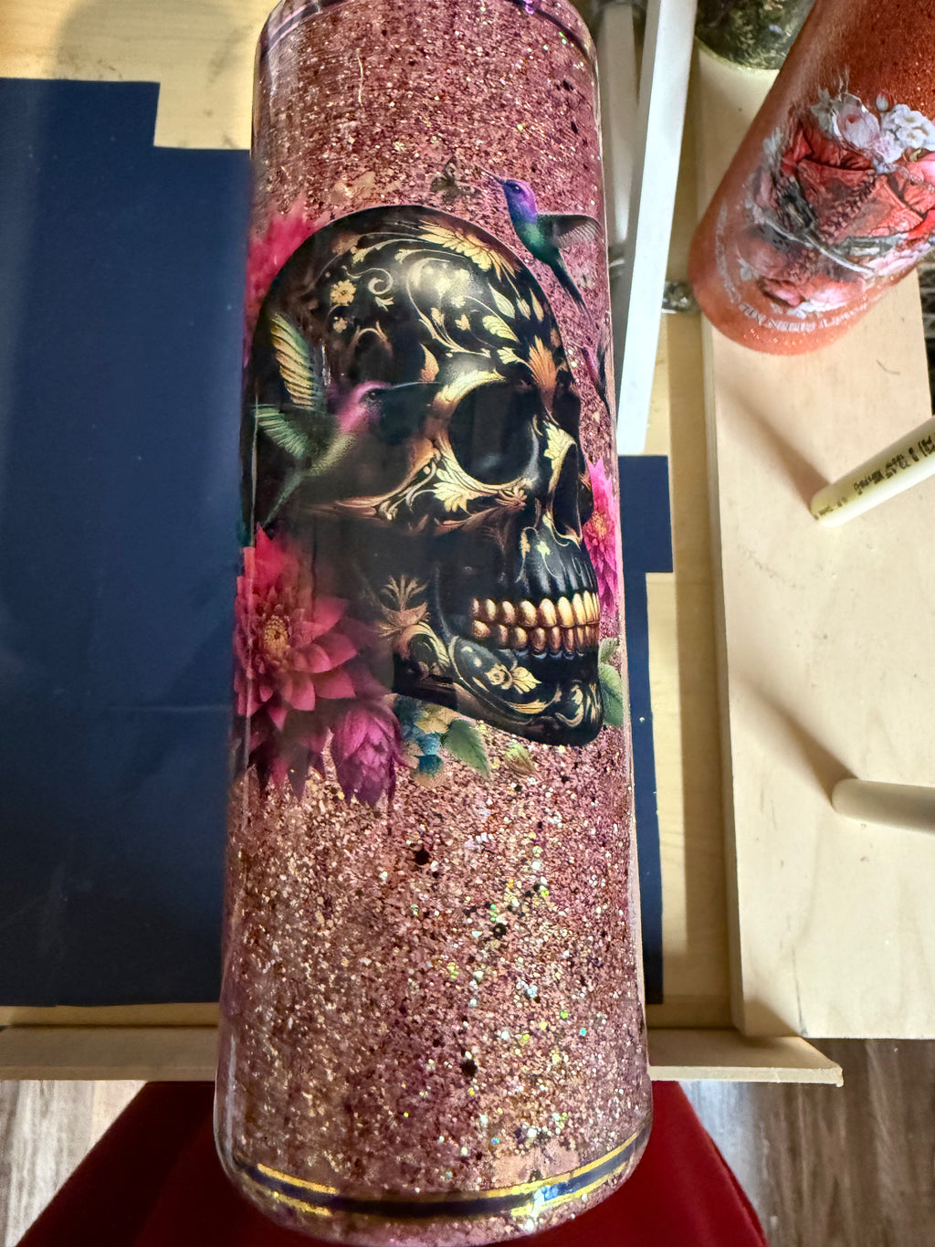 25. 20ozSkull with hummingbird and pink glitter Tumbler