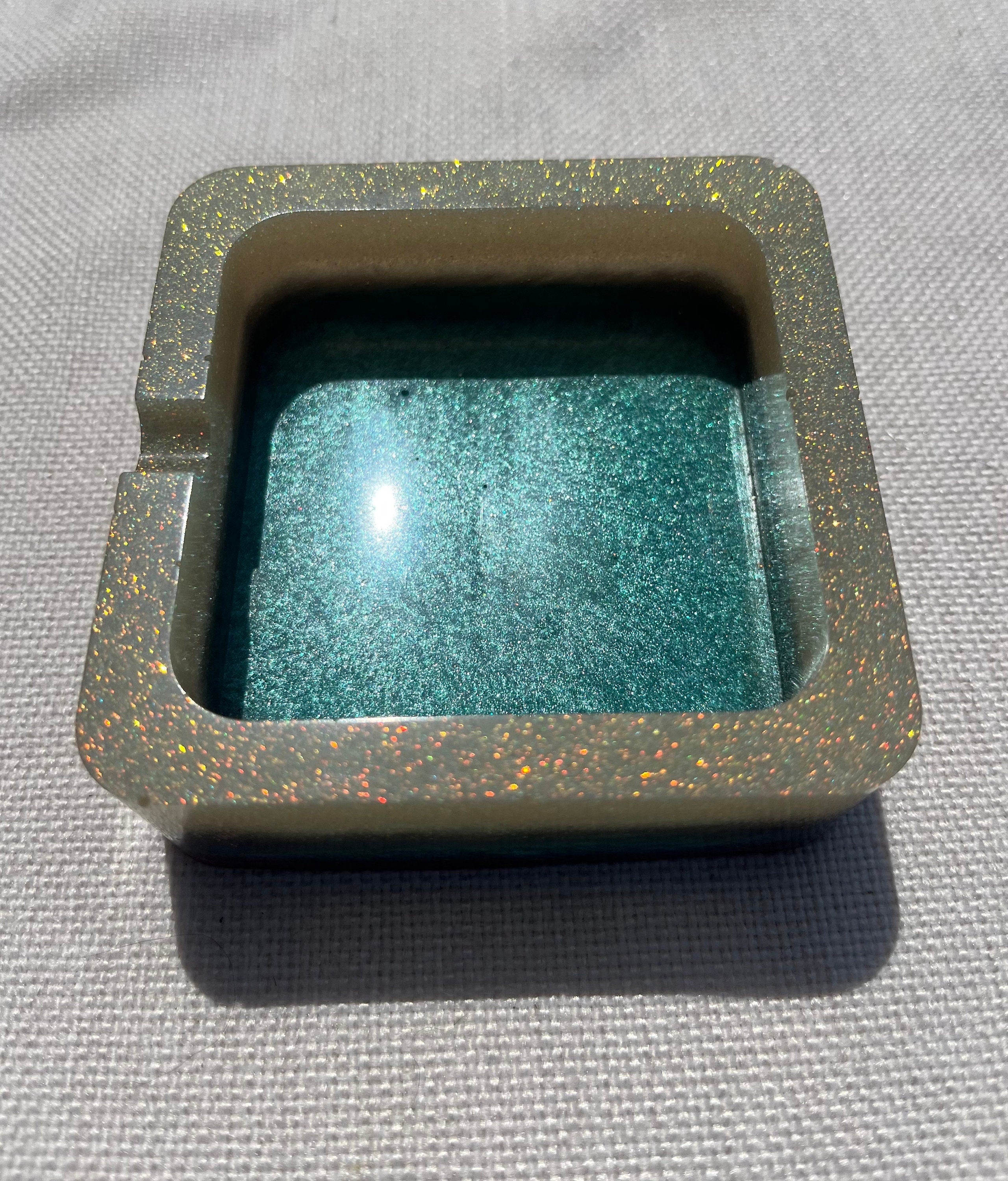 Resin ashtray or trinket dish with glitter